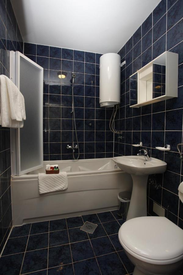 Apartments Perovic บุดวา ภายนอก รูปภาพ