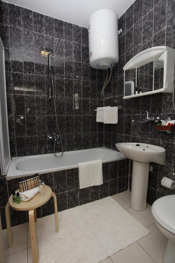 Apartments Perovic บุดวา ภายนอก รูปภาพ