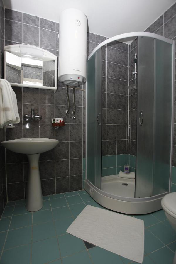 Apartments Perovic บุดวา ภายนอก รูปภาพ